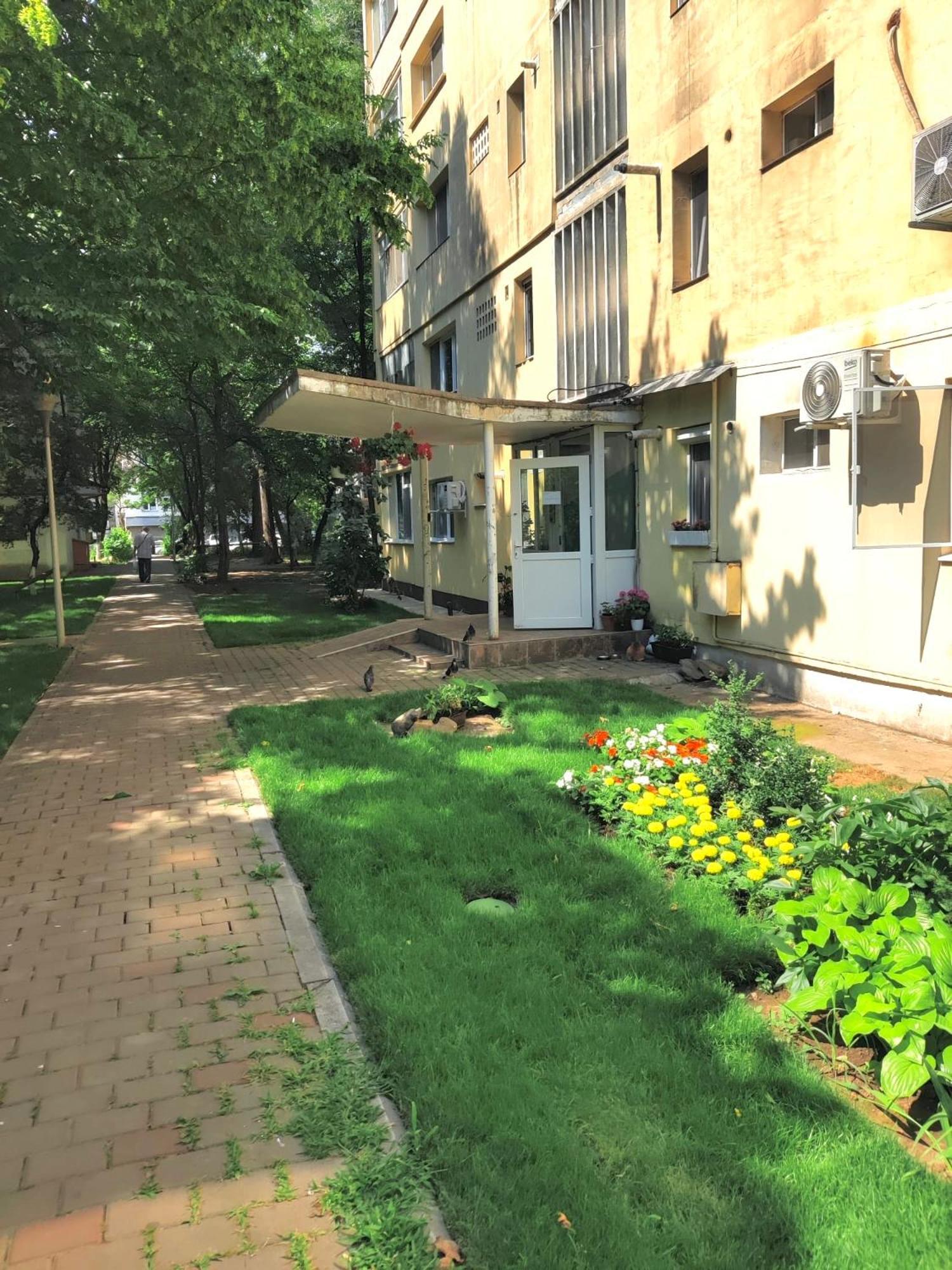3 Rooms Apartment Airy & Bright Palas Style Iasi Exterior foto